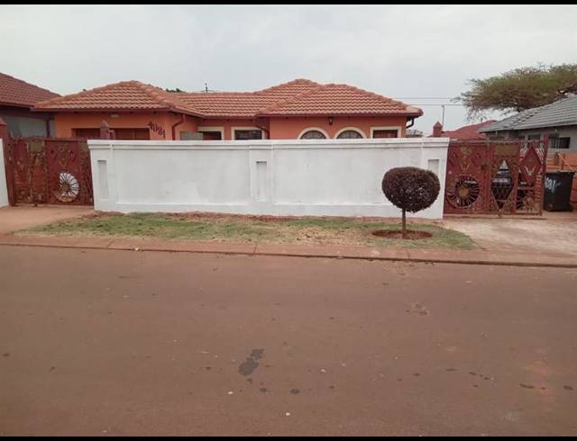 3 BEDROOM PROPERTY TO RENT IN THE ORCHARDS